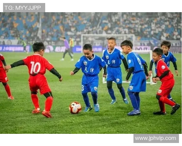 大连一方足球崛起之路：从青训到职业联赛的奋斗与荣耀